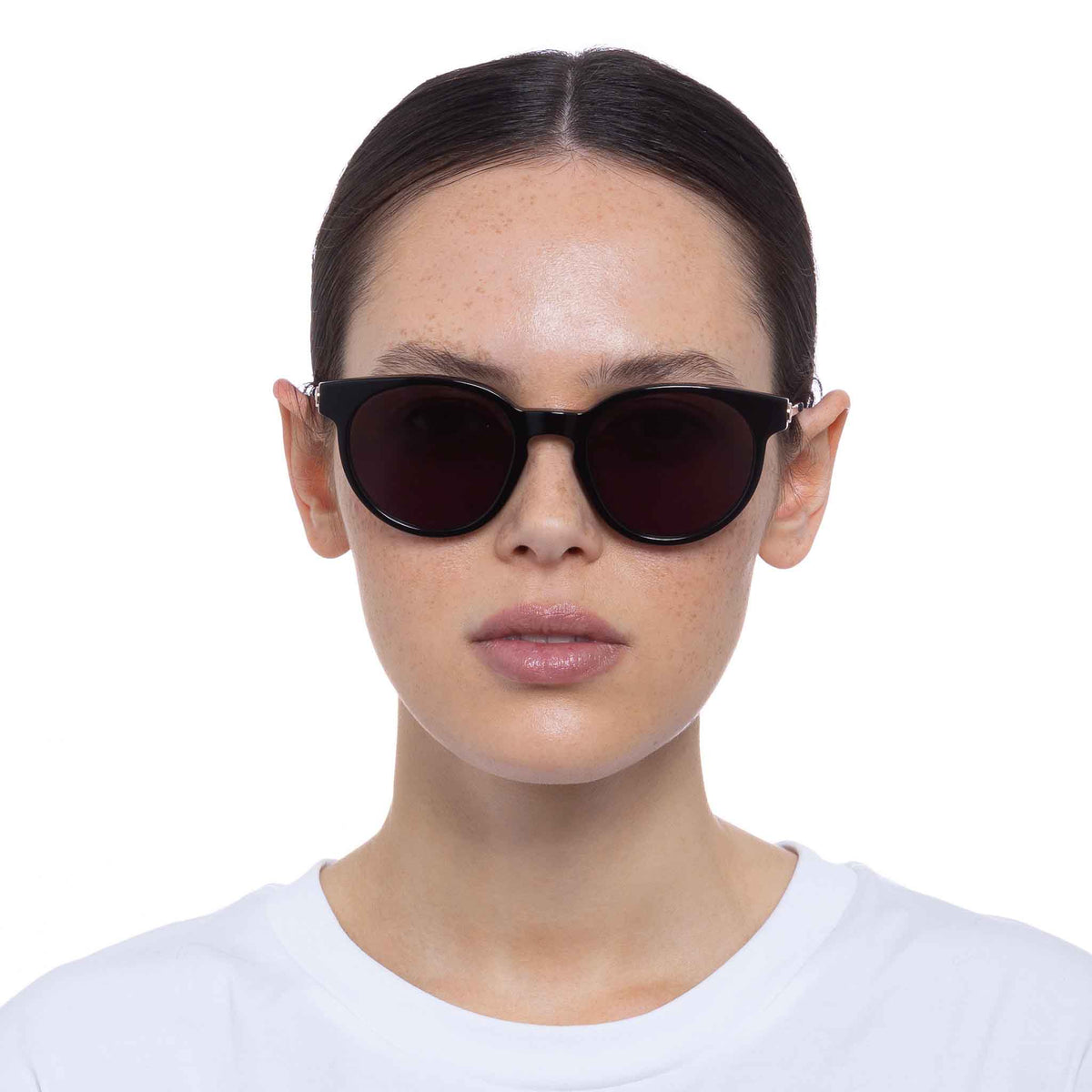 Le Specs Breezy – Noir – verres noirs – portées
