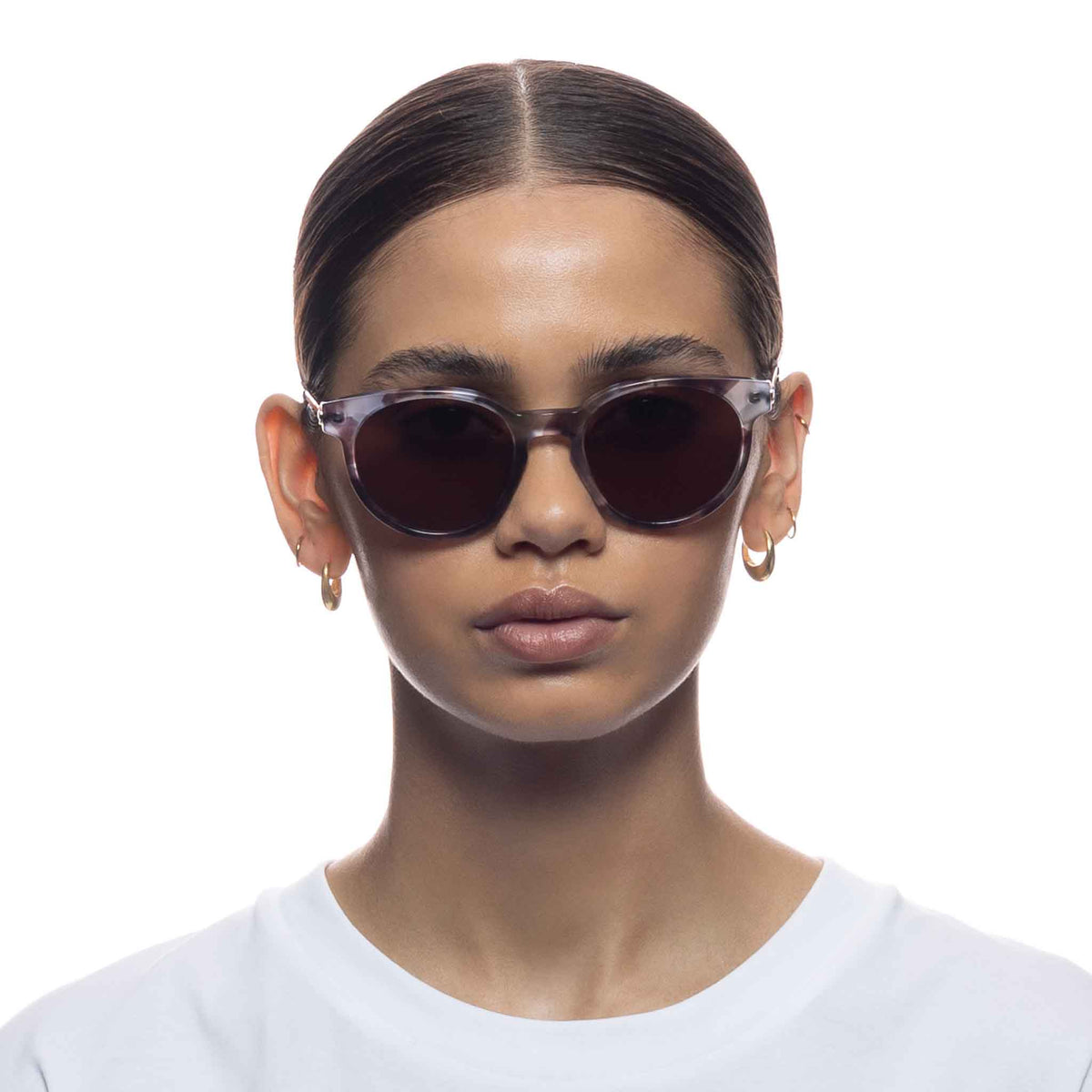 Le Specs Breezy – Écaille – verres roses – portées