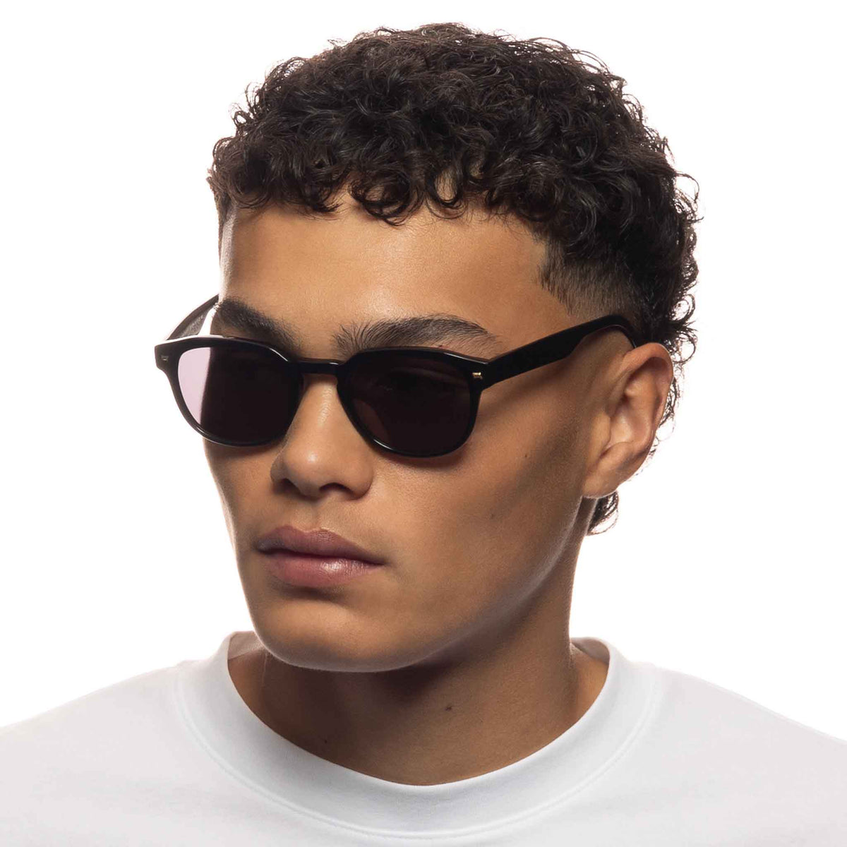 Le Specs Rudimentary – Noir – verres noirs – portées