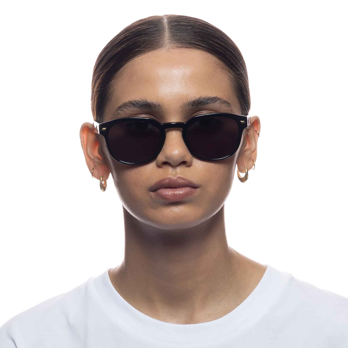 Le Specs Rudimentary – Noir – verres noirs – portées