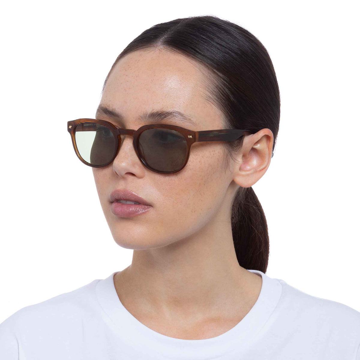 Le Specs Rudimentary – Marron – verres verts – portées