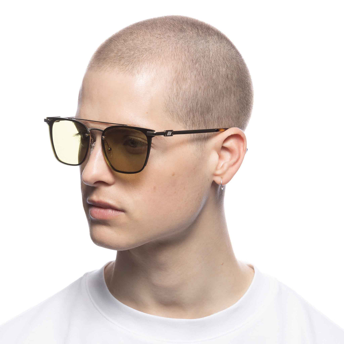 Le Specs Sheesh – Or – verres verts – portées