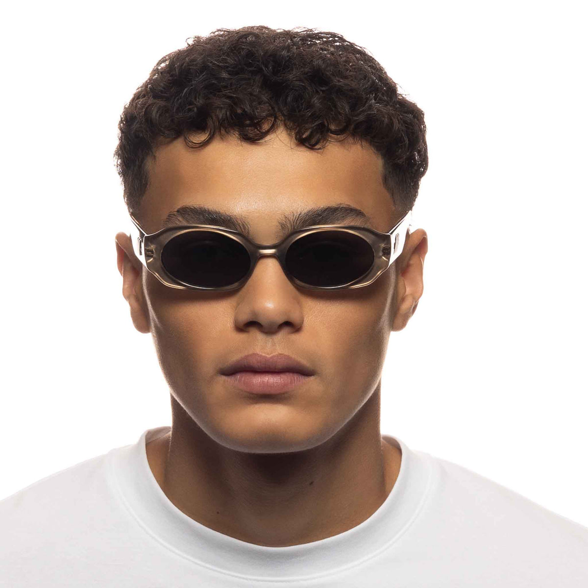 Le Specs Shebang – Marron – verres marron – portées