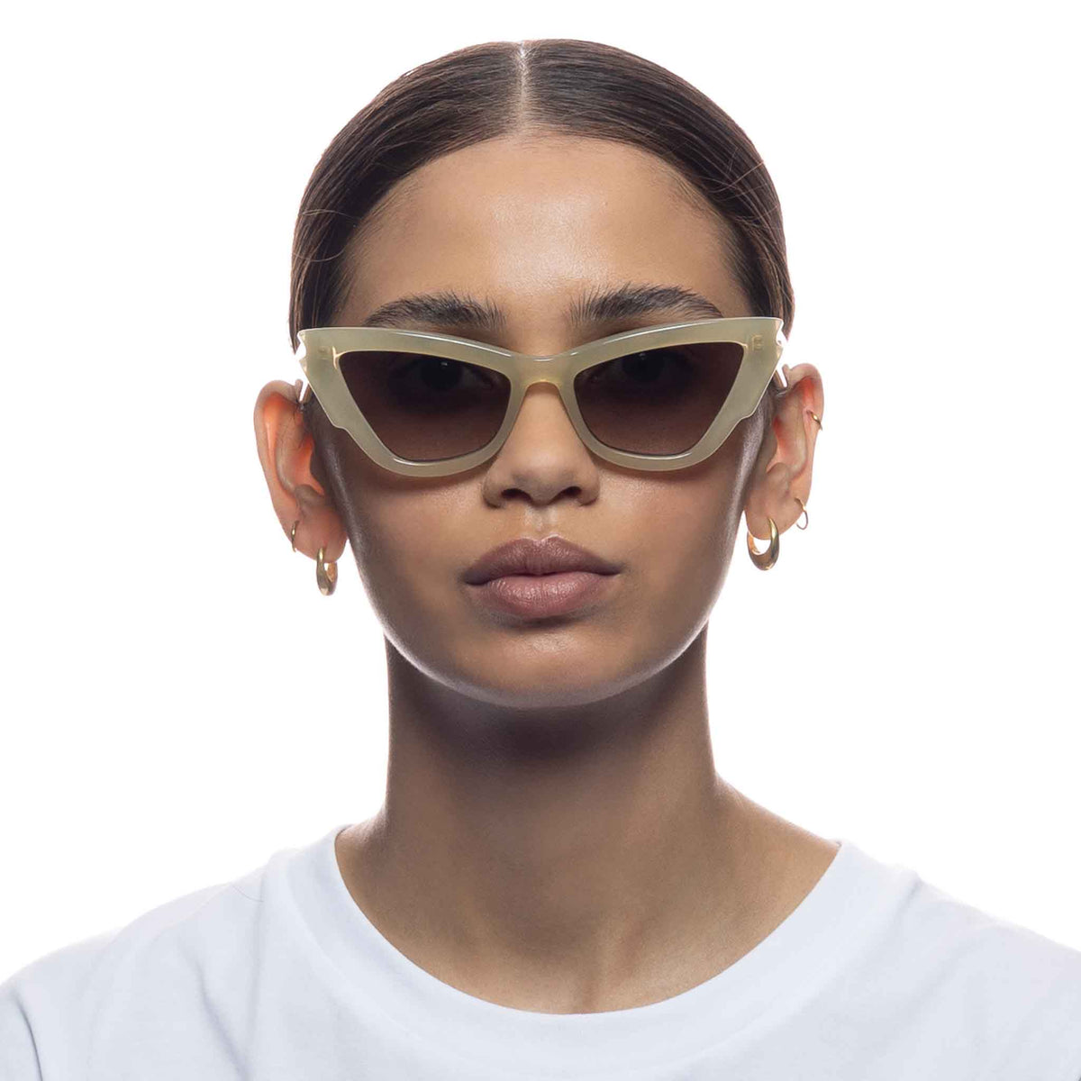 Le Specs Lost Days – Beige – verres gris – portées