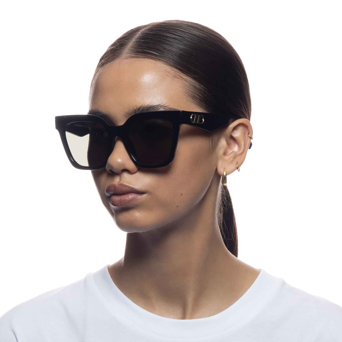 Le Specs Star Glow – Noir – verres kaki – portées