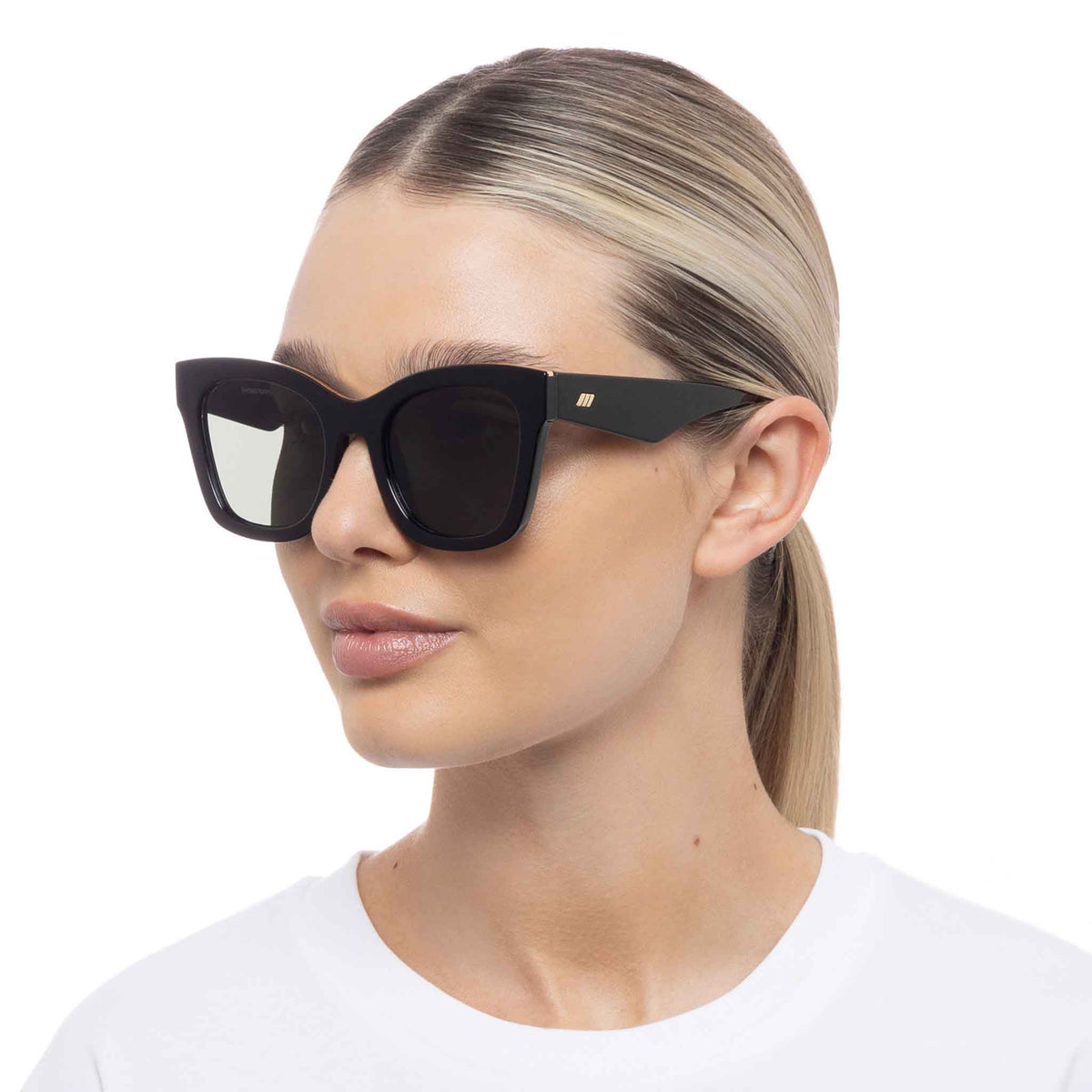 Le Specs Showstopper – Noir – verres noirs – portées
