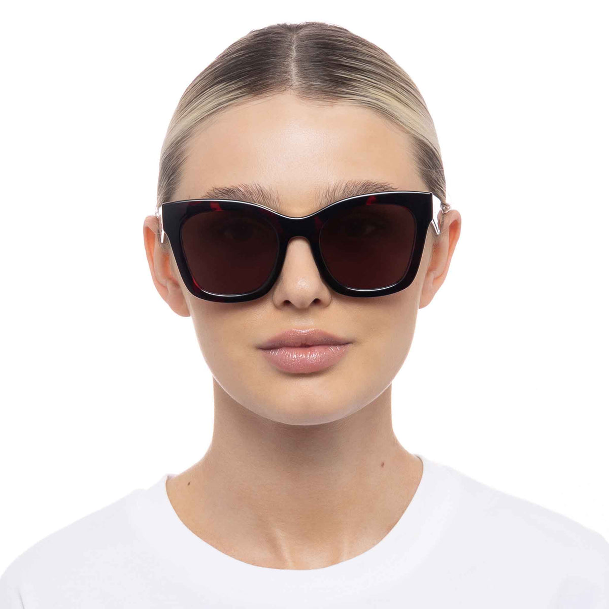 Le Specs Showstopper – Rouge – verres marron – portées
