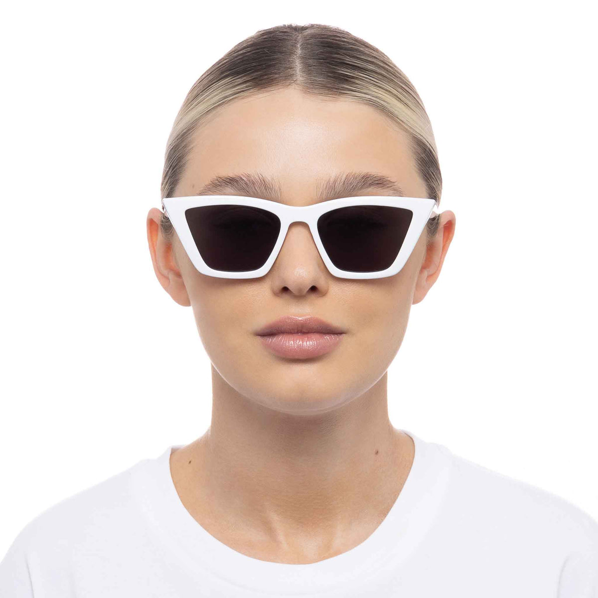 Le Specs Velodrome – Blanc – verres noirs – portées