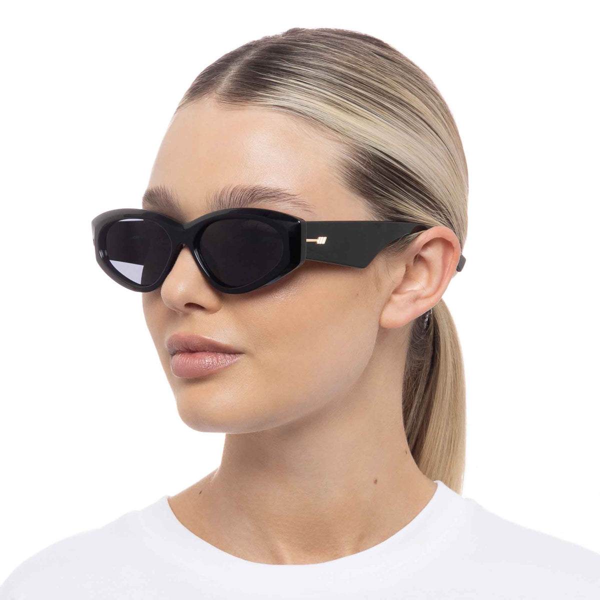 Le Specs Under Wraps – Noir – verres noirs – portées