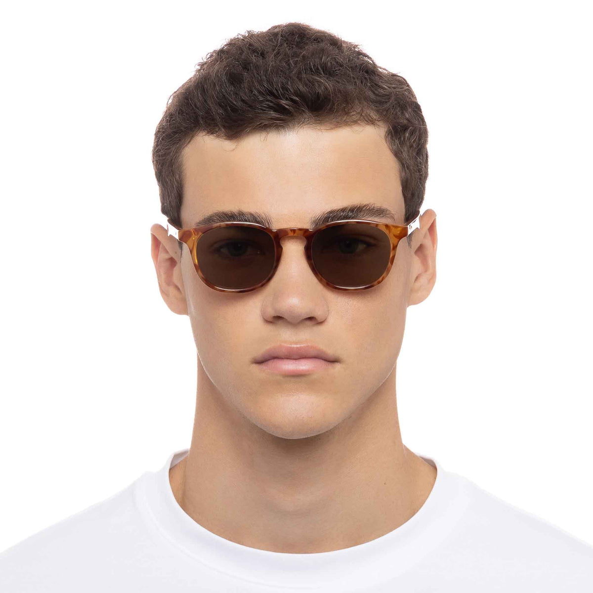 Le Specs Club Royale – Écaille – verres marron – portées