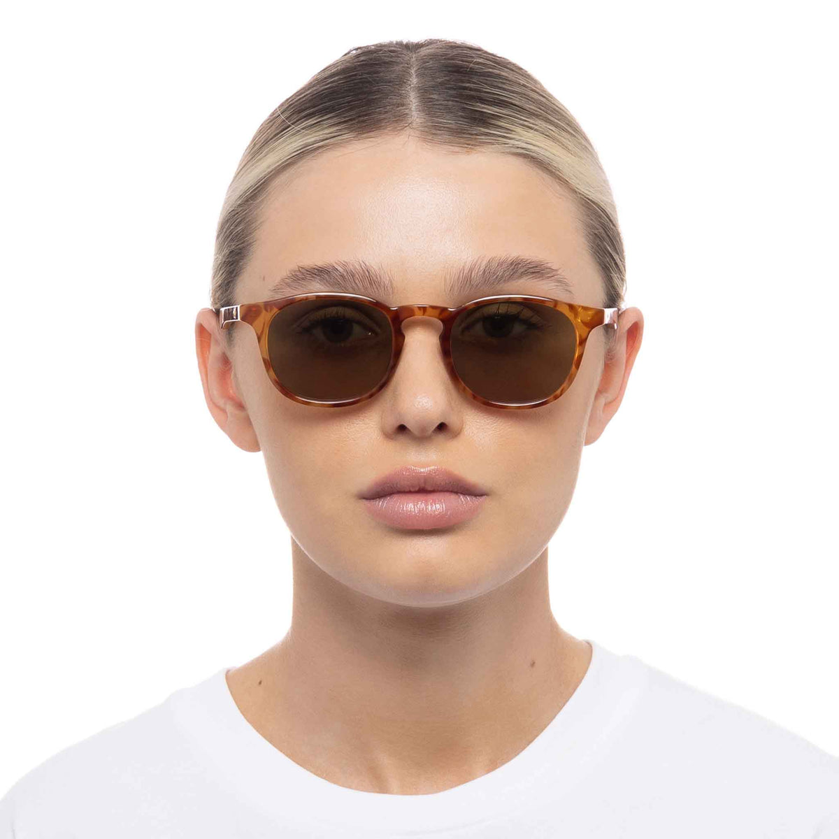 Le Specs Club Royale – Écaille – verres marron – portées