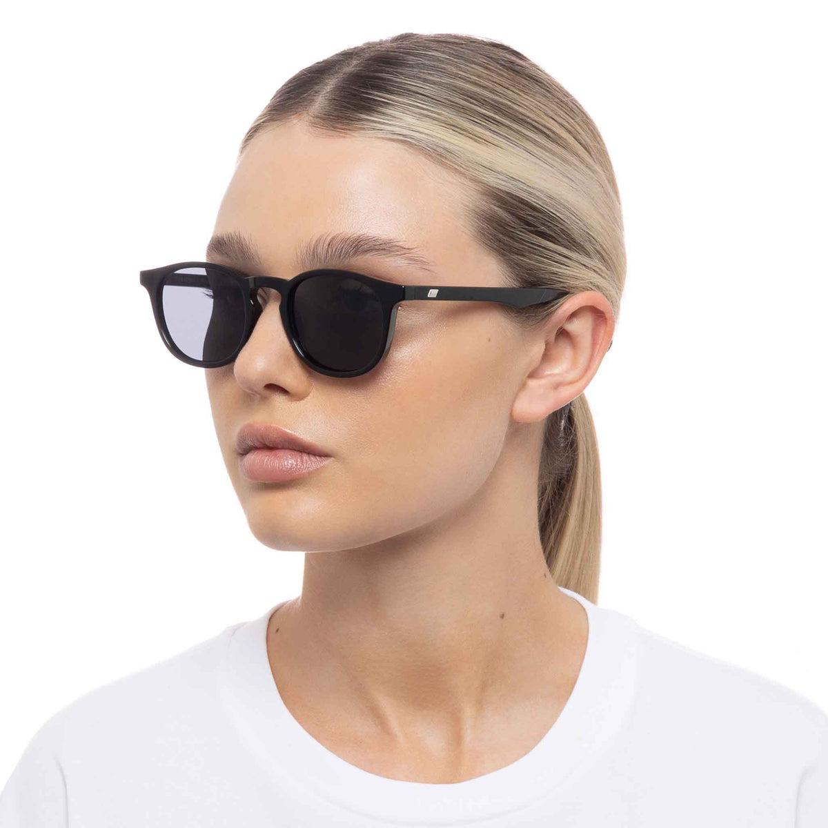 Le Specs Club Royale – Noir – verres noirs – portées