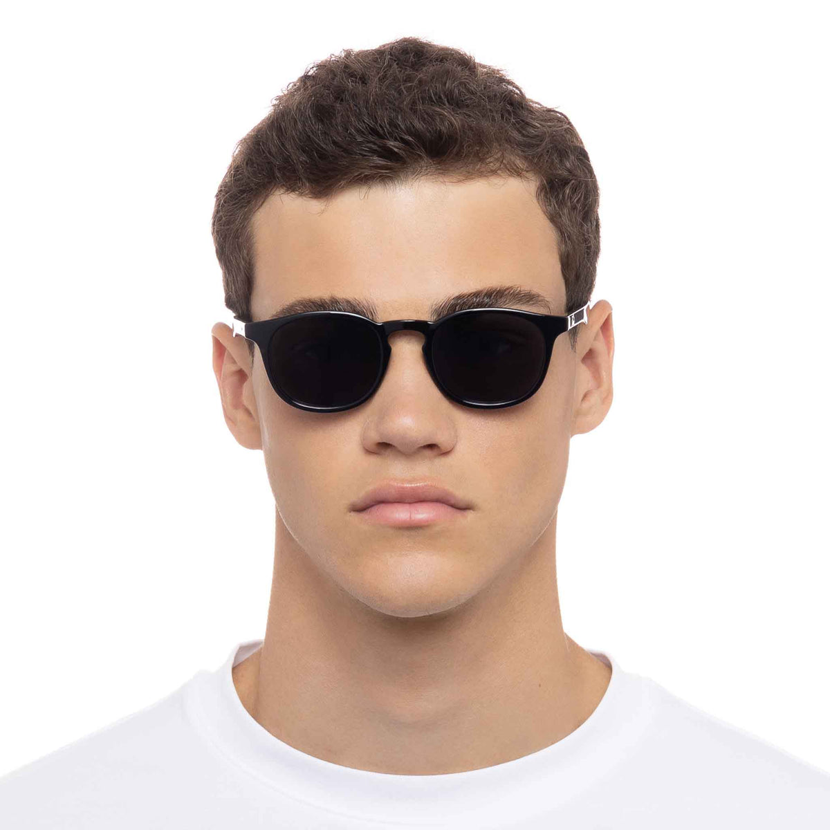 Le Specs Club Royale – Noir – verres noirs – portées