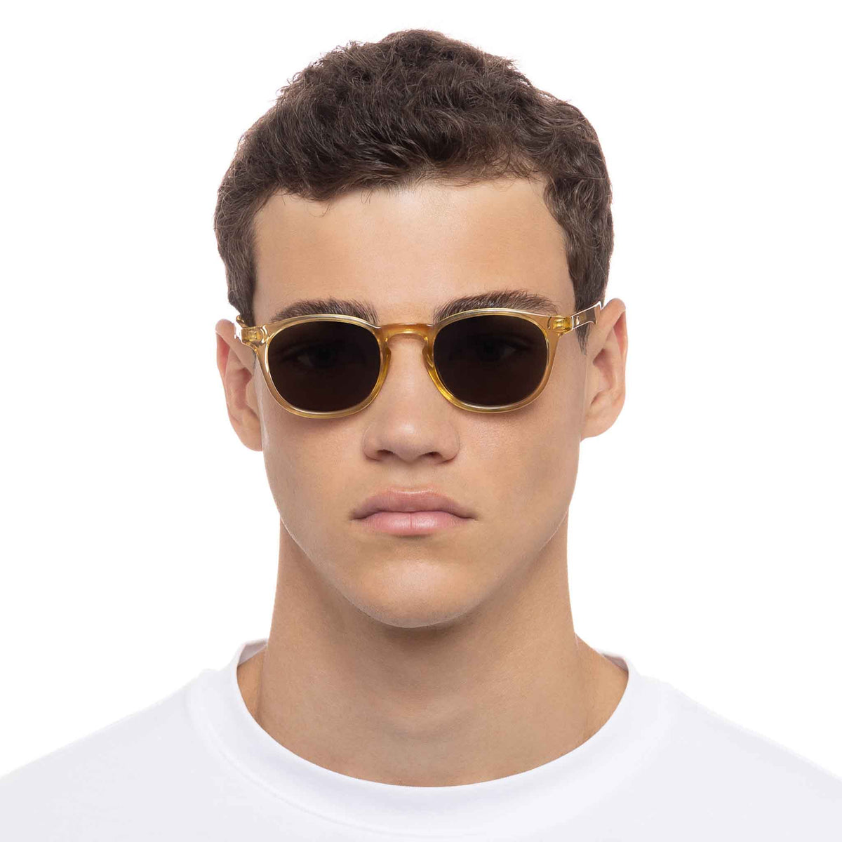 Le Specs Club Royale – Beige – verres gris polarisés – portées