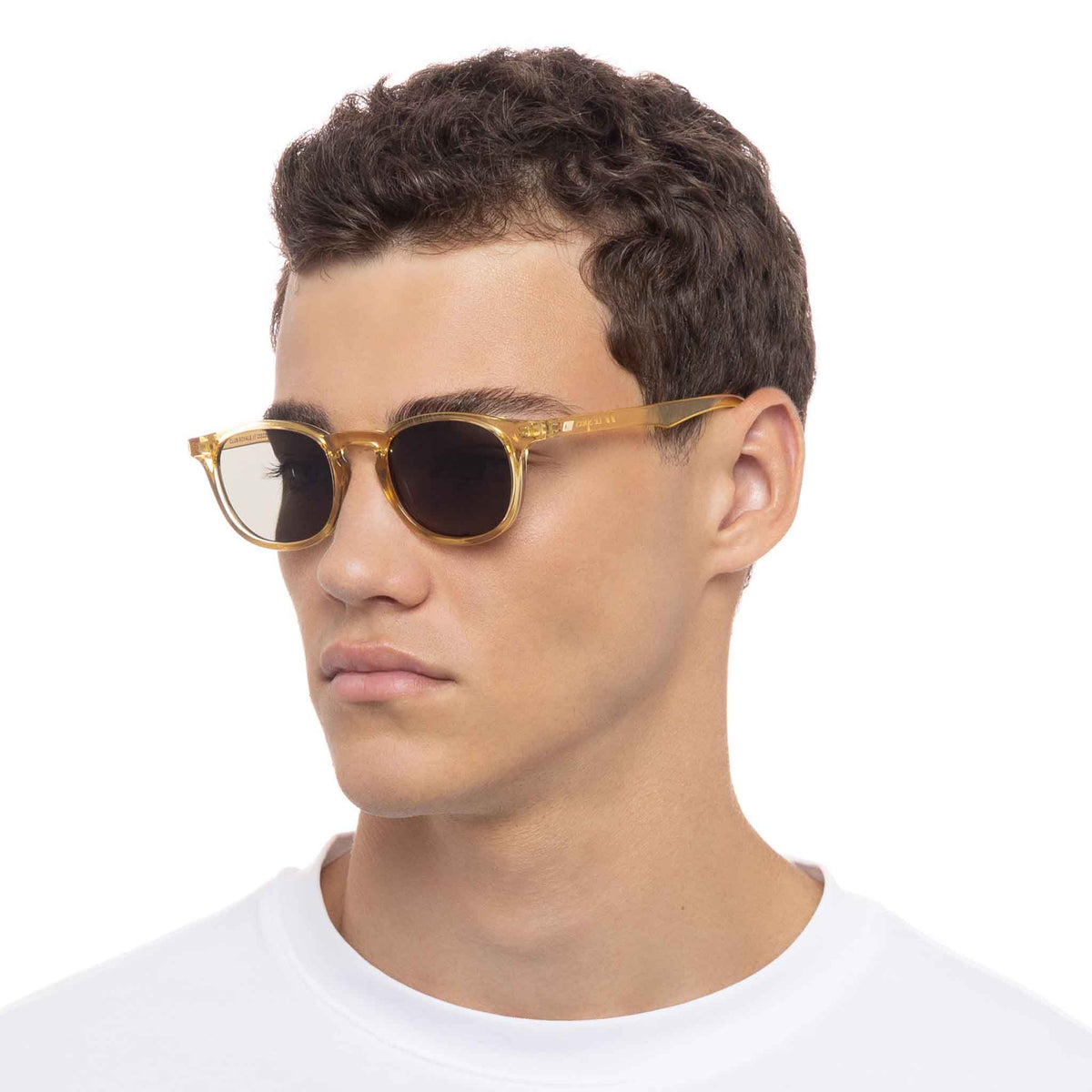 Le Specs Club Royale – Beige – verres gris polarisés – portées
