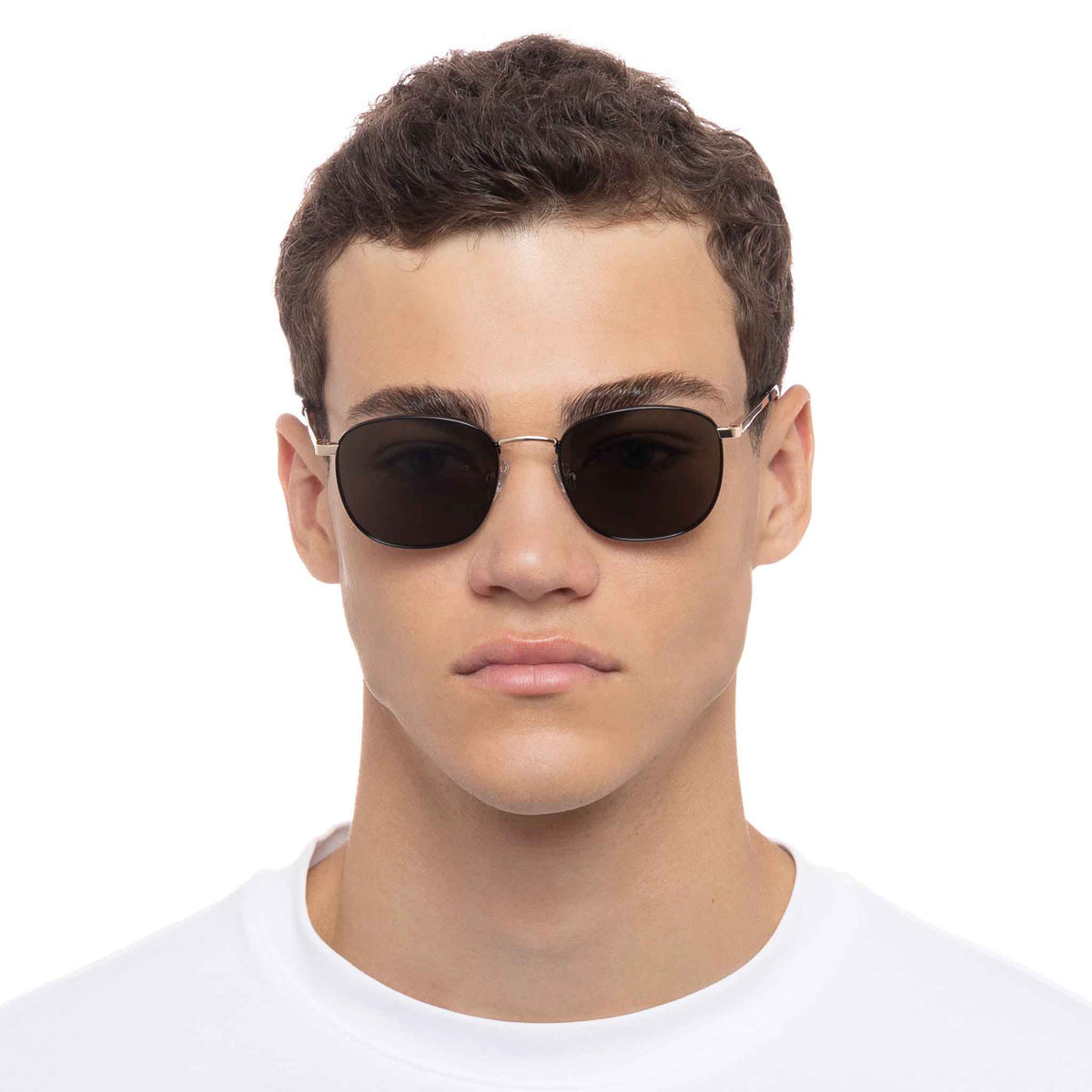 Le Specs Neptune Deux – Noir / Or – verres noirs – portées