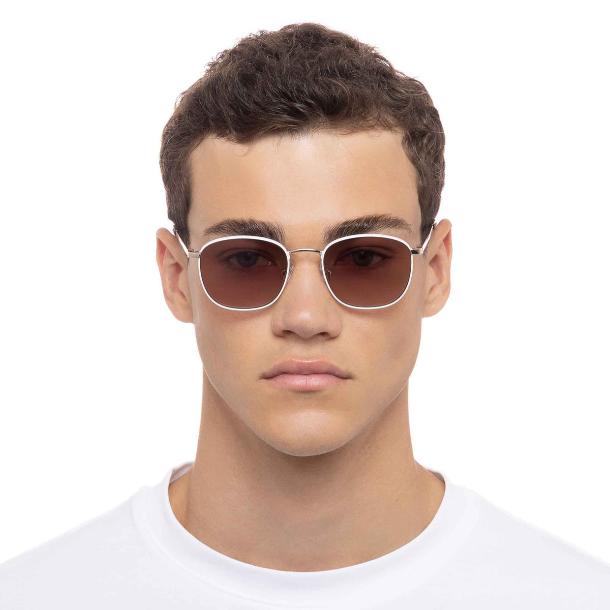 Le Specs Neptune Deux – Argent / Or – verres marron – portées