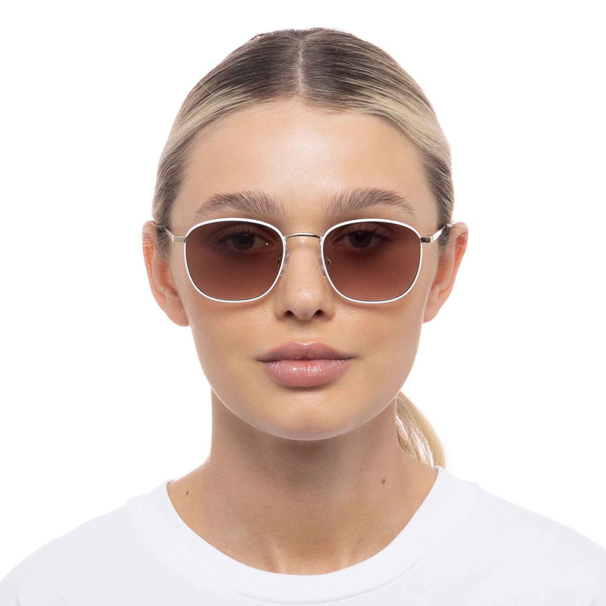 Le Specs Neptune Deux – Argent / Or – verres marron – portées