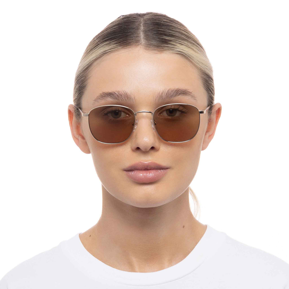 Le Specs Neptune Deux – Or – verres marron – portées