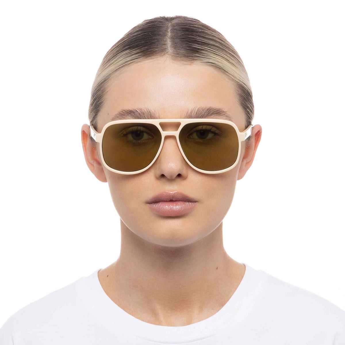 Le Specs Trailbreaker – Beige – verres verts – portées