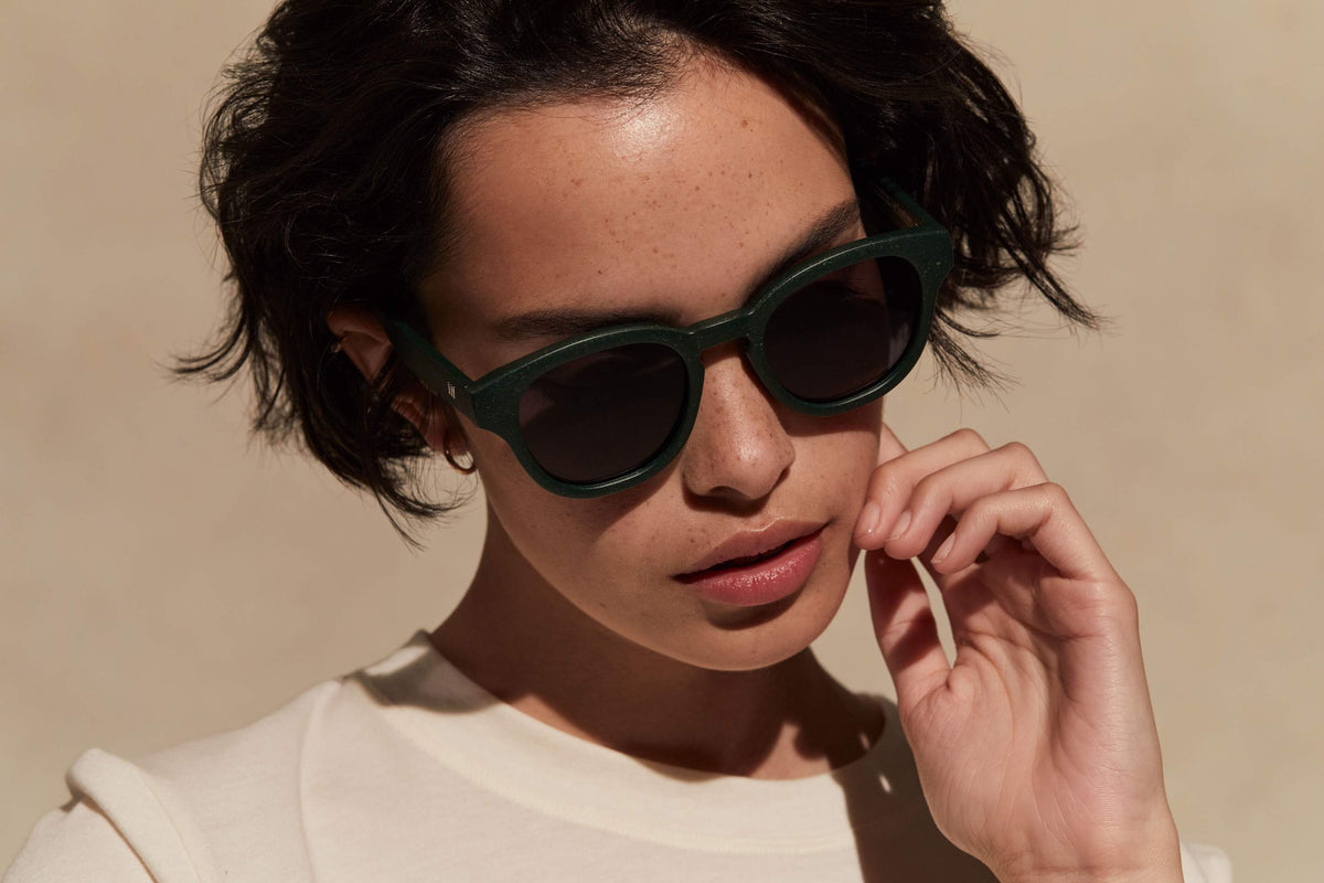 Le Specs Le Sustain Grass Band – Vert – verres noirs – portées