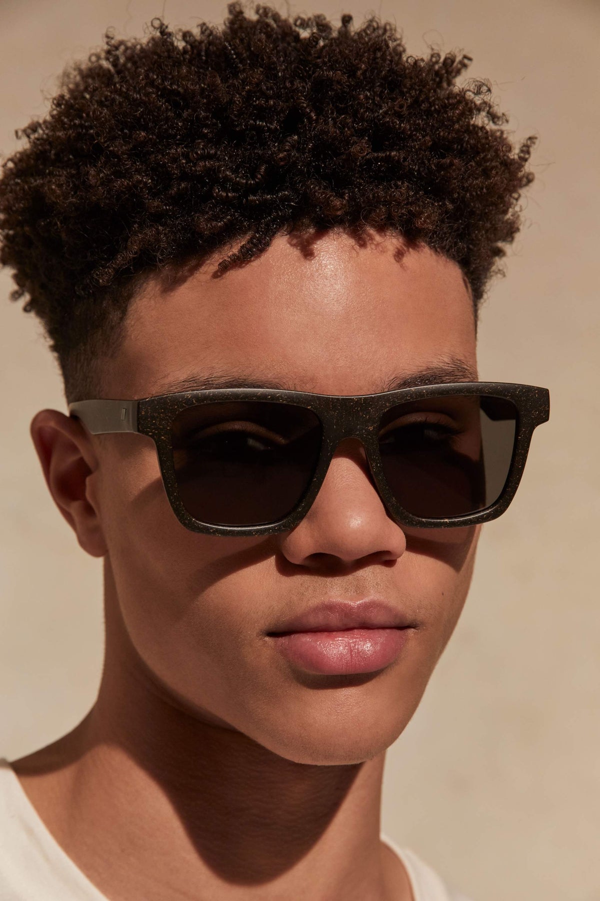 Le Specs Le Sustain Grassy Knoll – Marron – verres verts – portées
