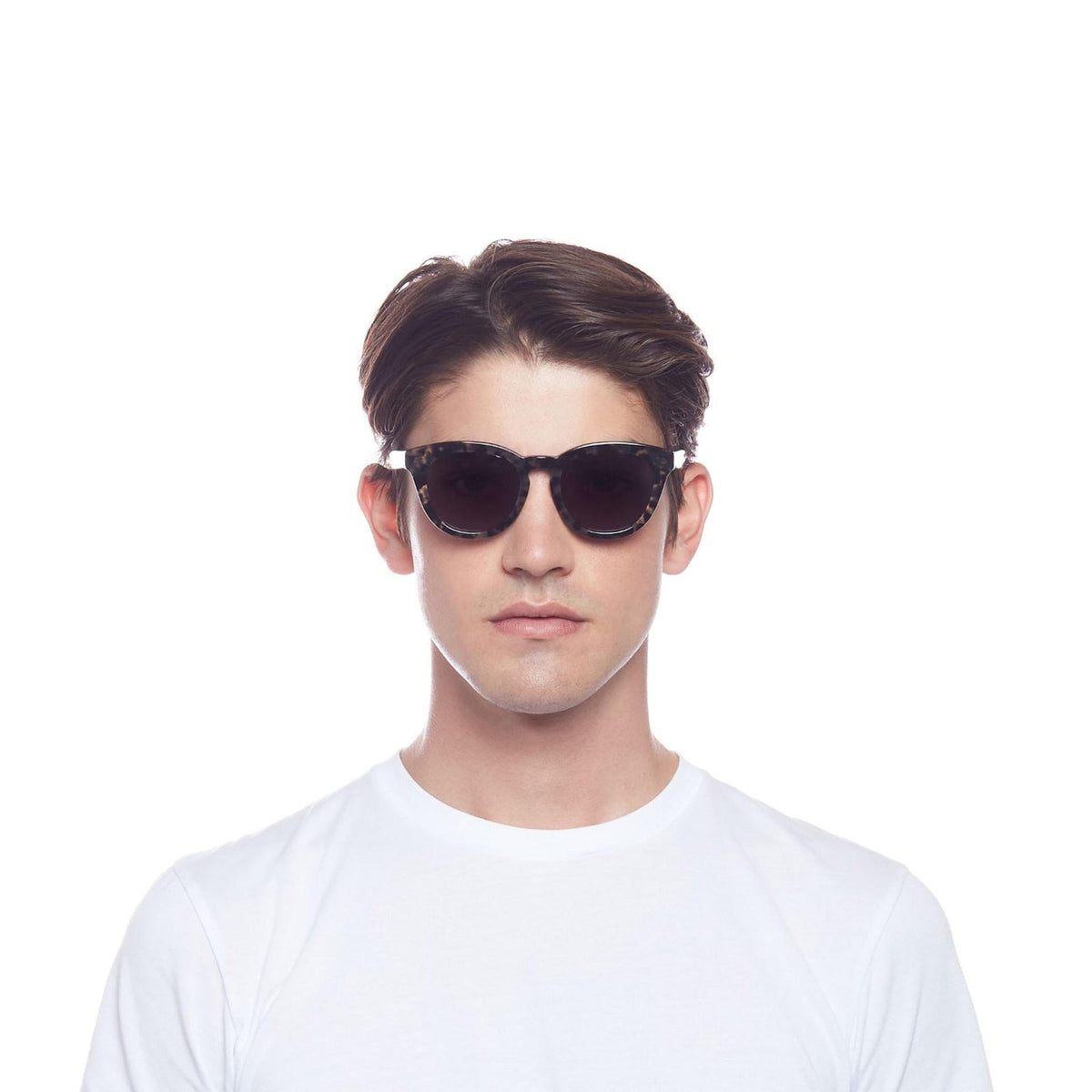Le Specs Luxe Over & Over – Écaille – verres noirs – portées