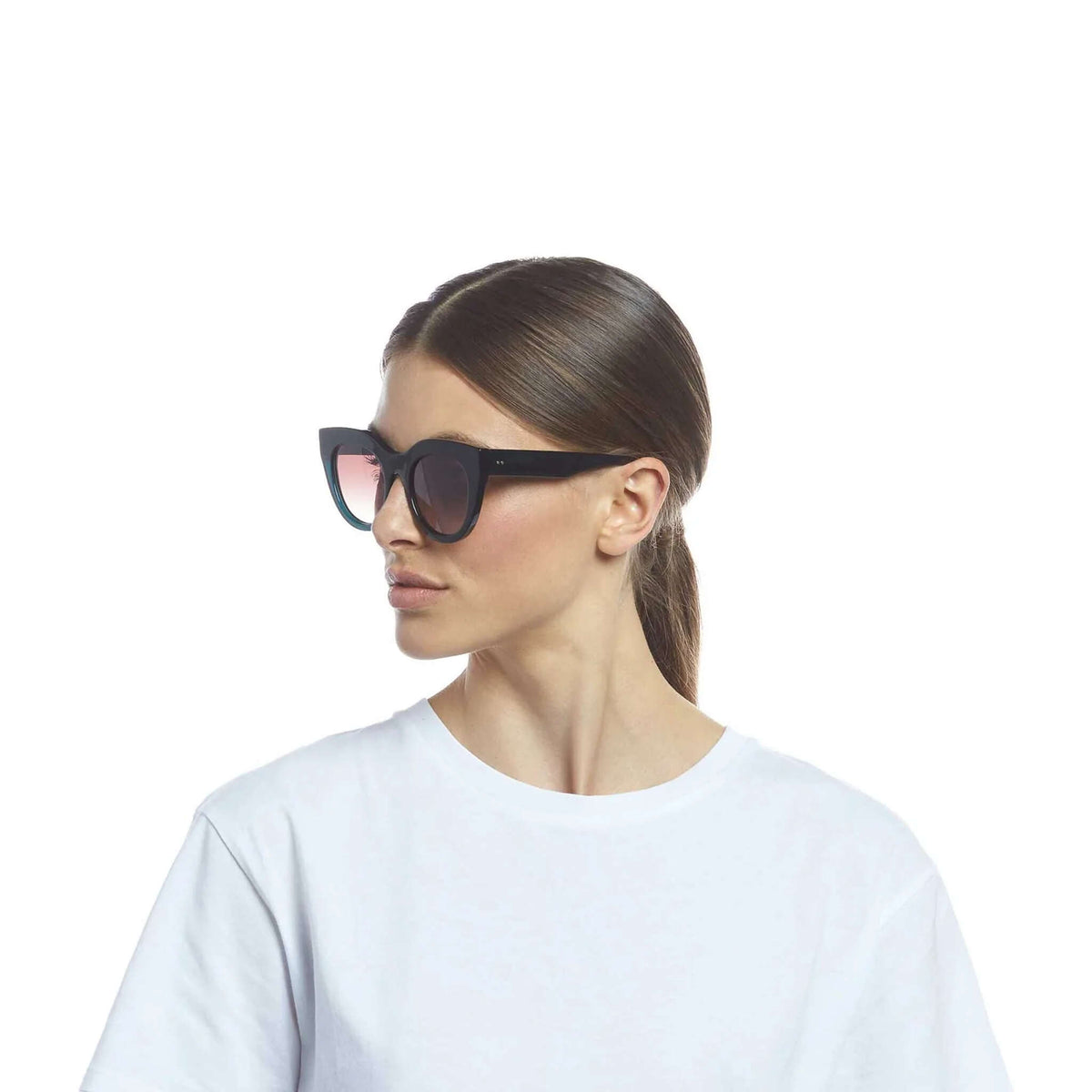 Le Specs Luxe Airy Canary – Bleu – verres marron – portées