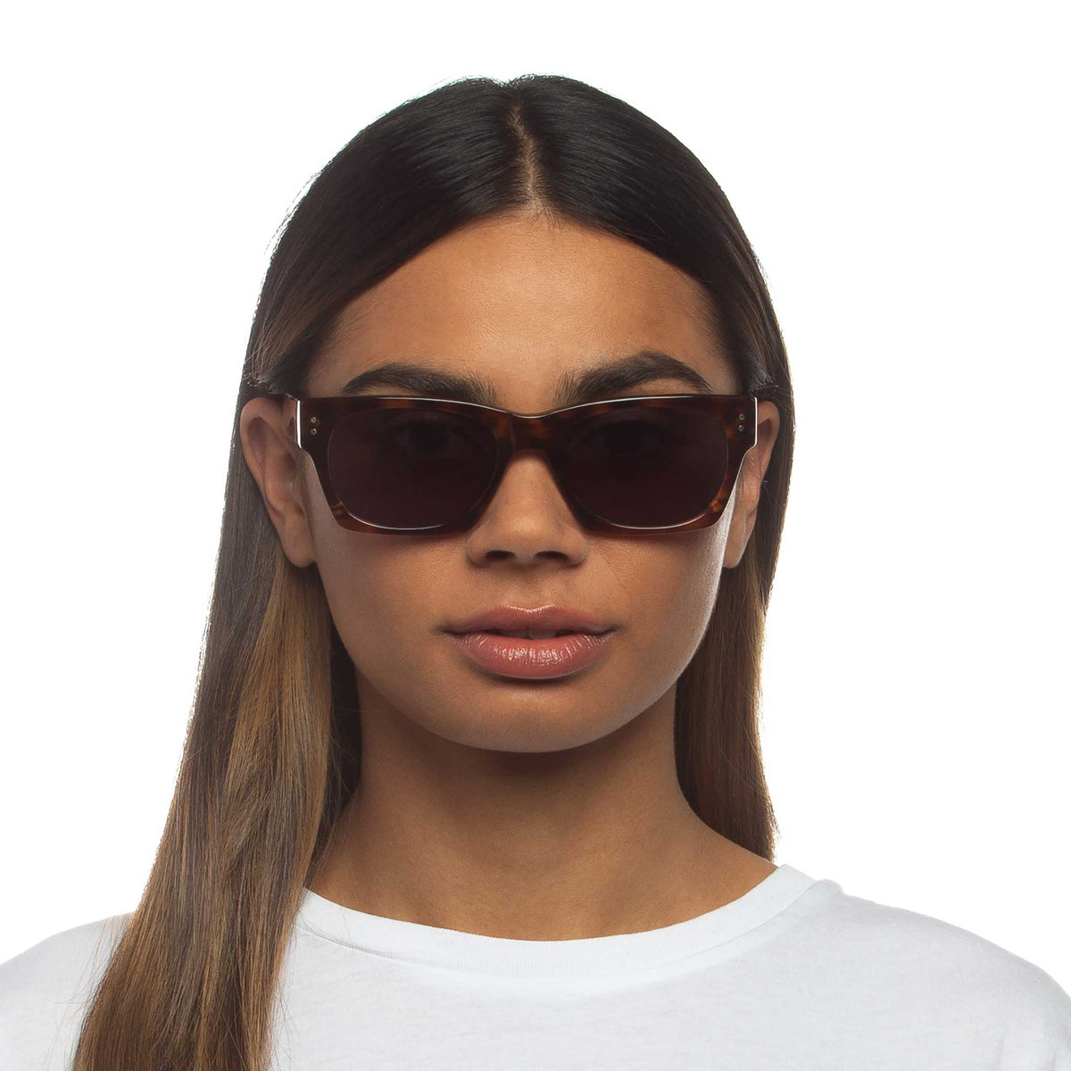 Le Specs Dang It – Écaille – verres noirs – portées