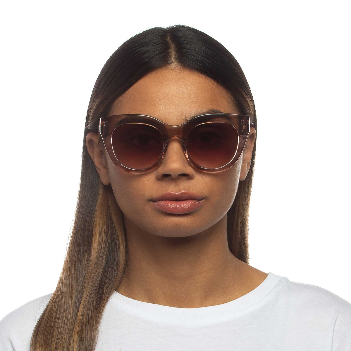 Le Specs Luxe Airy Canary II – Rose – verres marron – portées