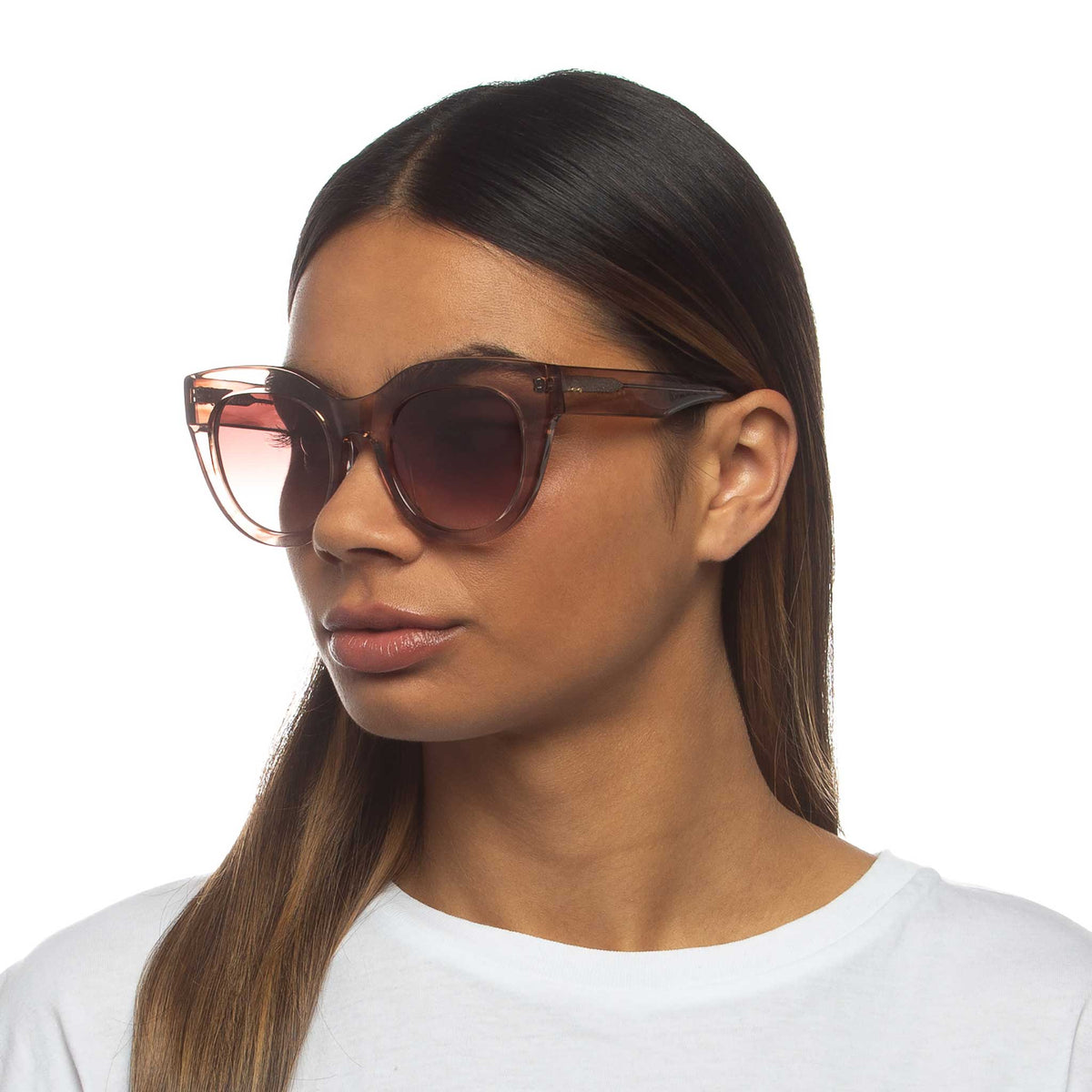 Le Specs Luxe Airy Canary II – Rose – verres marron – portées