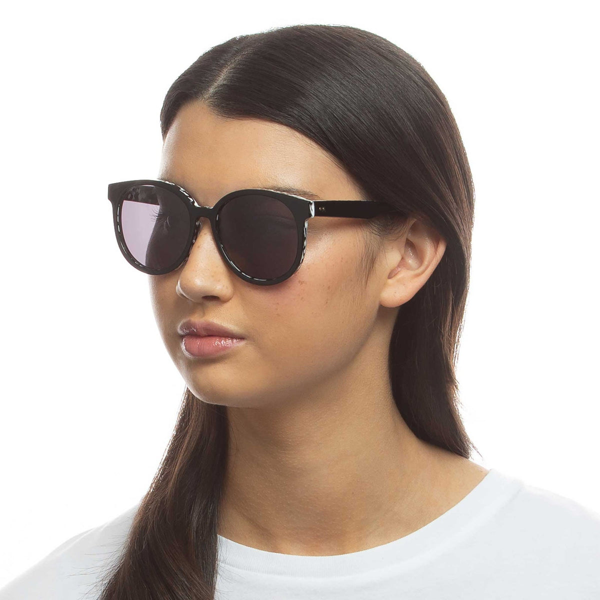 Le Specs Luxe Grande Fiesta – Noir – verres noirs – portées