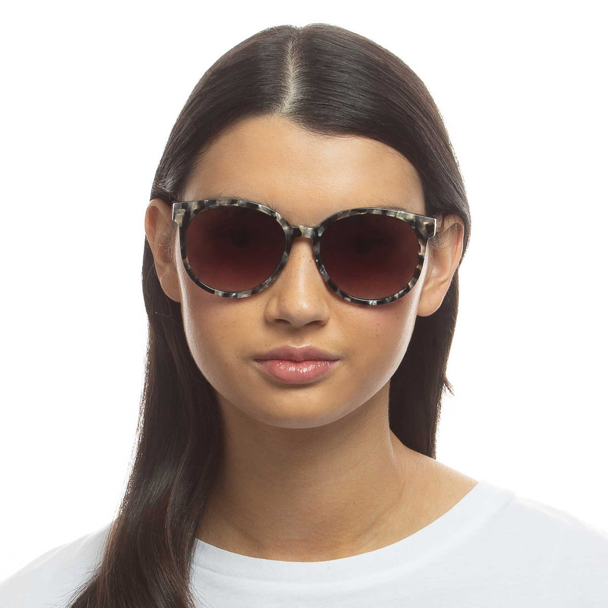 Le Specs Luxe Grande Fiesta – Écaille – verres marron – portées