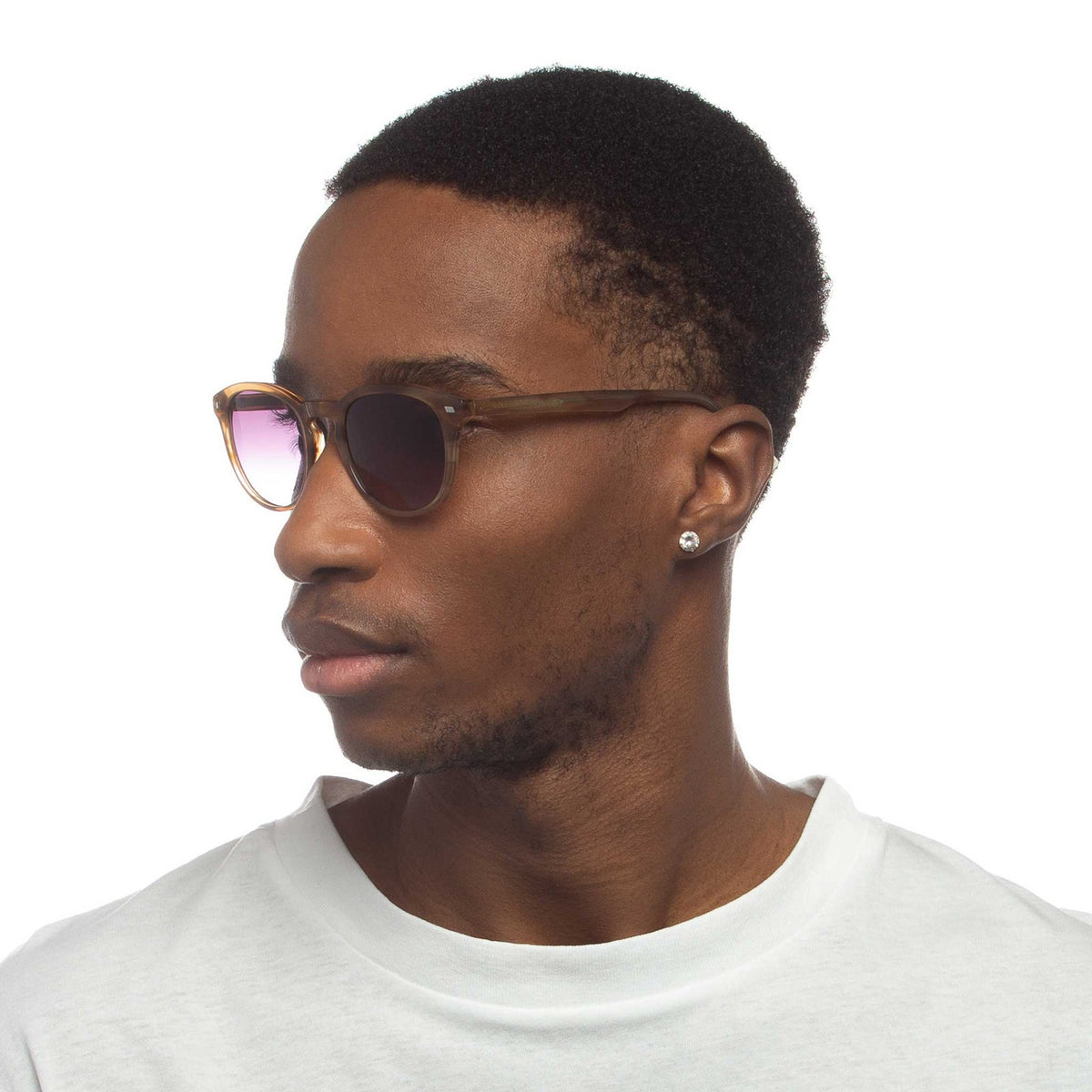 Le Specs Luxe La Play 50 – Beige – verres marron – portées