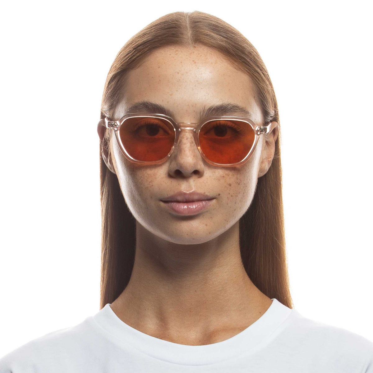 Le Specs Mercury 52 – Transparent – verres orange – portées