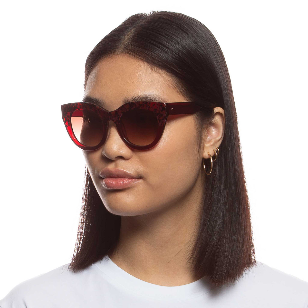 Le Specs Luxe Airy Canary II – Bordeaux – verres marron – portées