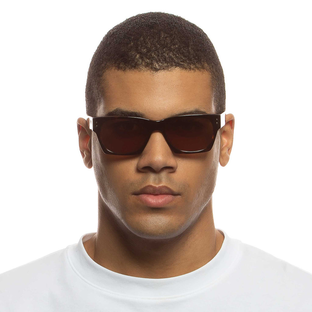 Le Specs Dang It – Écaille – verres marron – portées