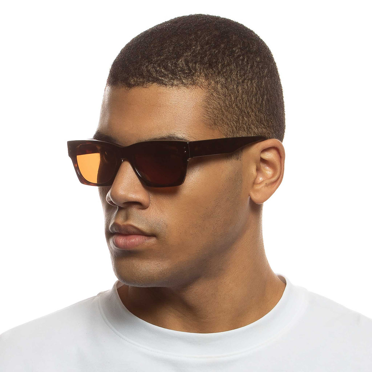 Le Specs Dang It – Écaille – verres marron – portées