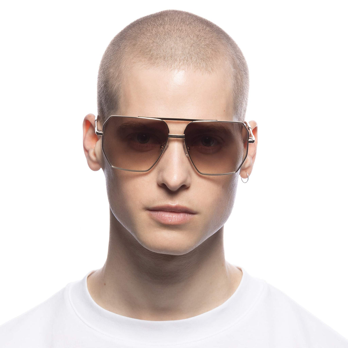 Le Specs Infamous – Or – verres dorés – portées