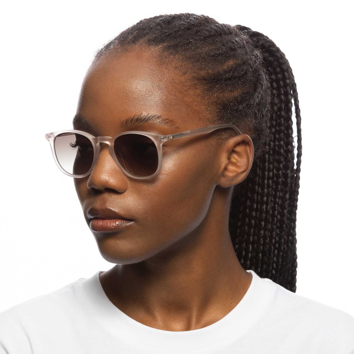 Le Specs Le Sustain Biogen 50 – Beige – verres marron – portées