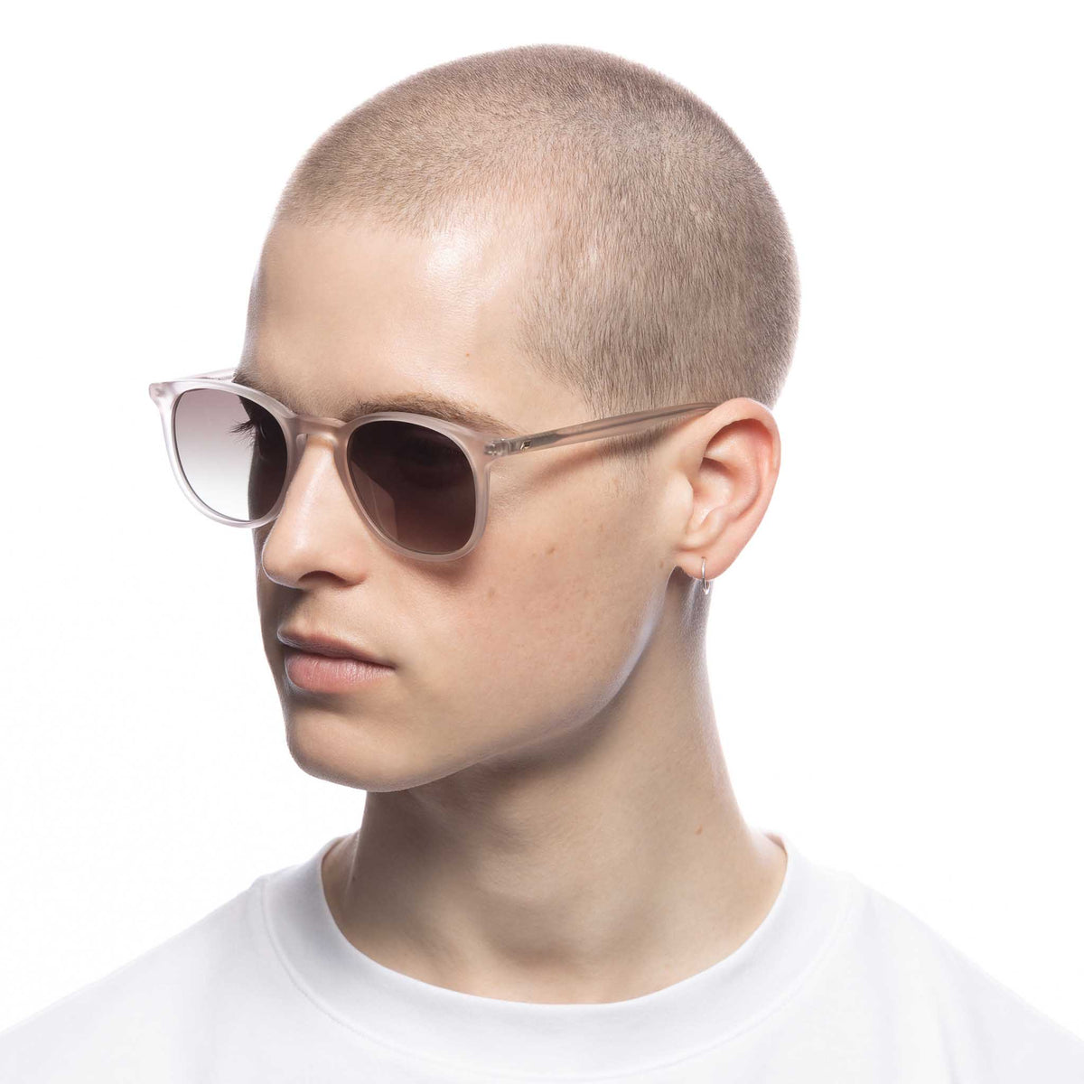 Le Specs Le Sustain Biogen 50 – Beige – verres marron – portées
