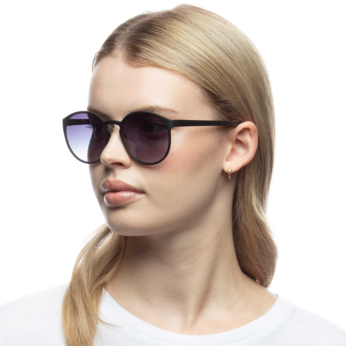 Le Specs, Le Tough Swizzle – Noir mat – verres noirs – portées