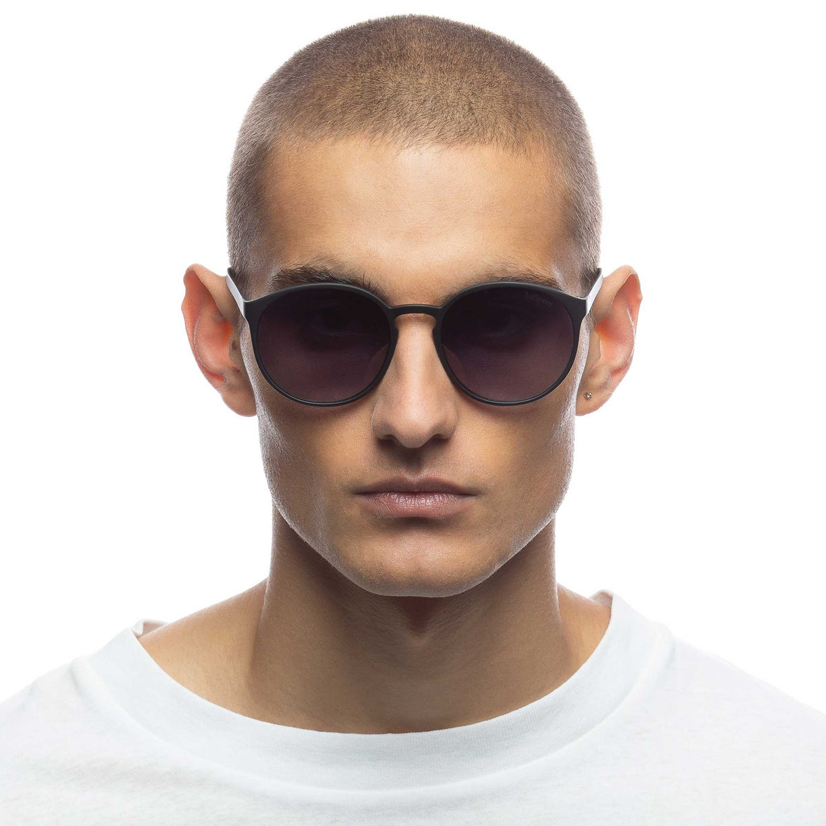 Le Specs, Le Tough Swizzle – Noir mat – verres noirs – portées