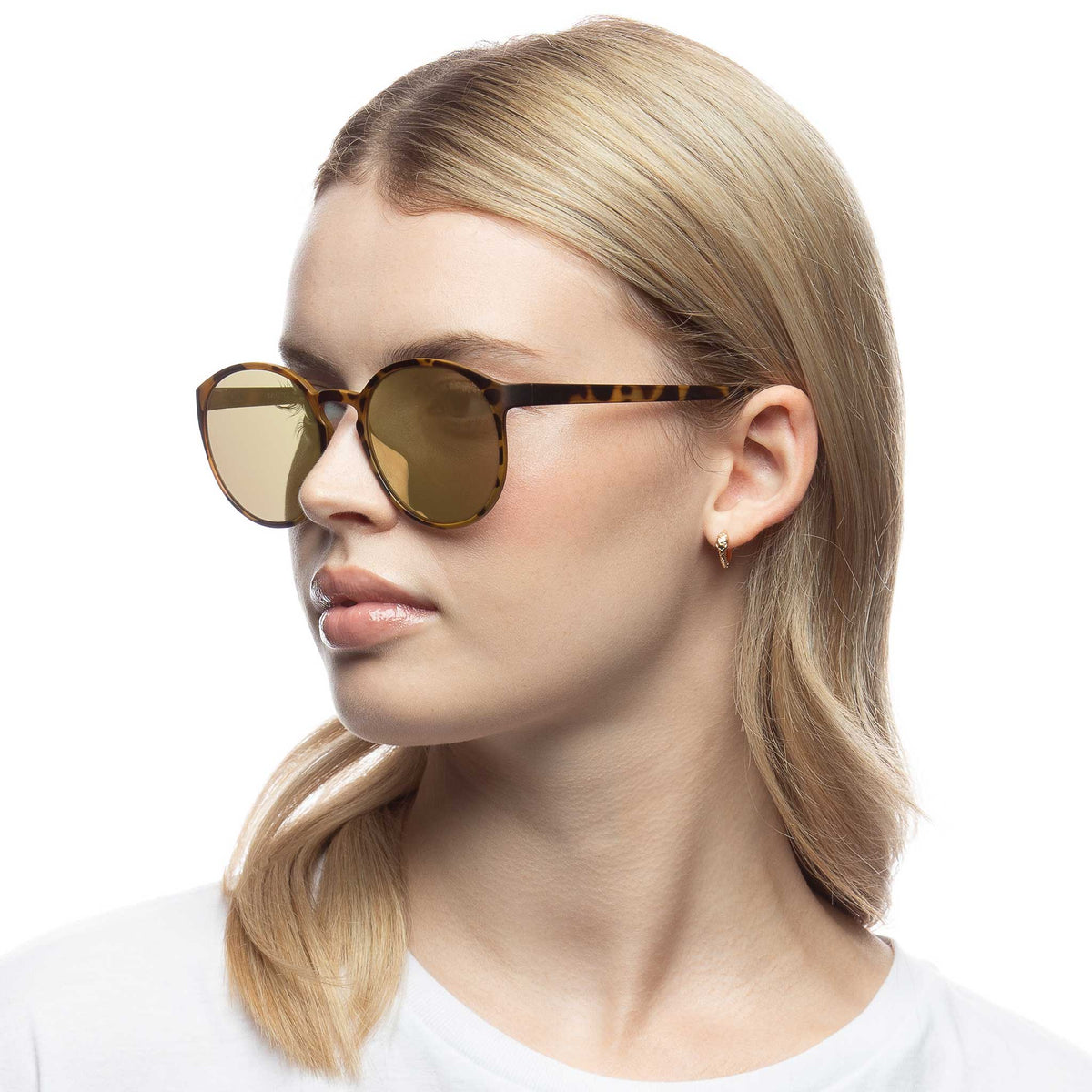 Le Specs, Le Tough Swizzle – Écaille – verres dorés miroir – portées