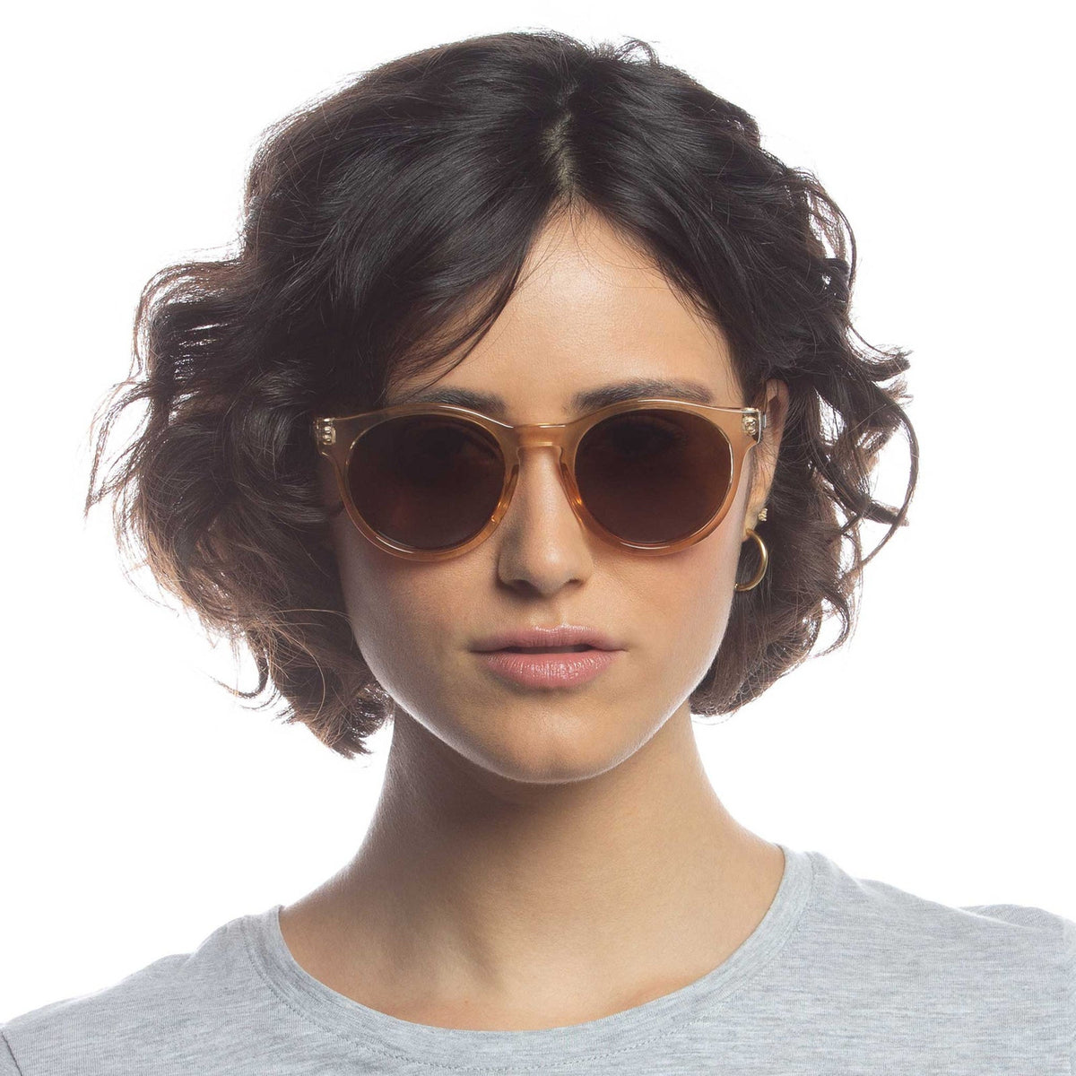 Le Specs Hey Macarena – Beige – verres marron polarisés – portées