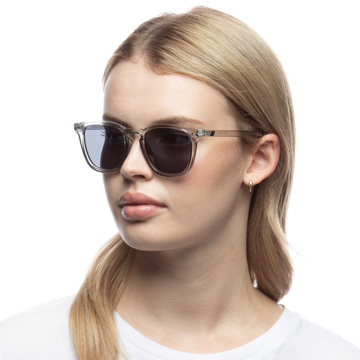 Le Specs No Biggie – Transparent gris – verres gris – portées