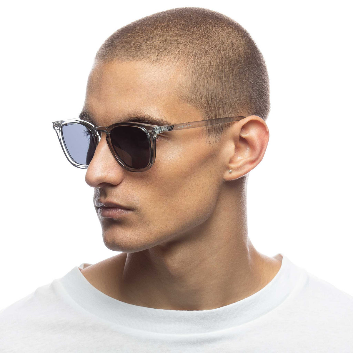 Le Specs No Biggie – Transparent gris – verres gris – portées