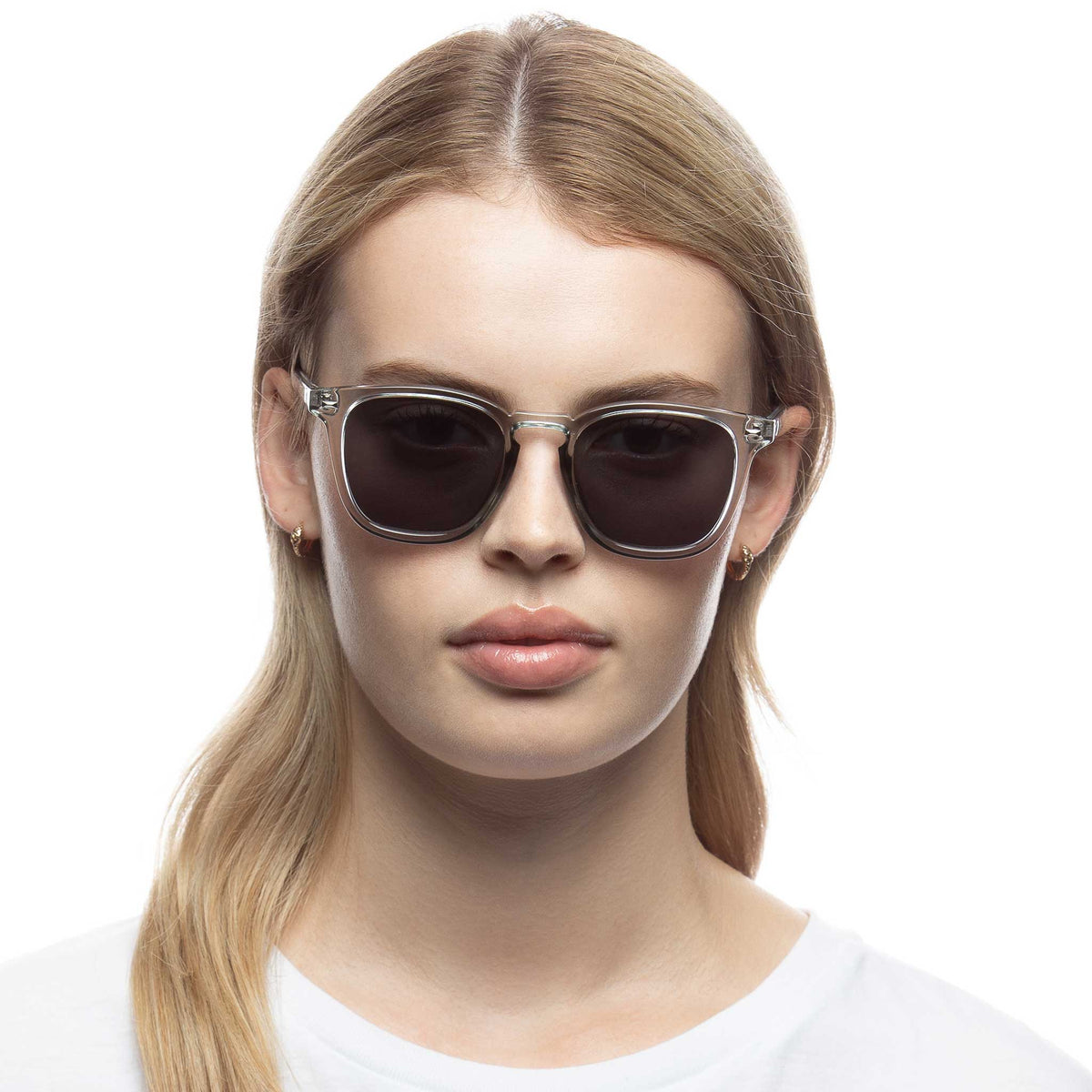 Le Specs No Biggie – Transparent gris – verres gris – portées