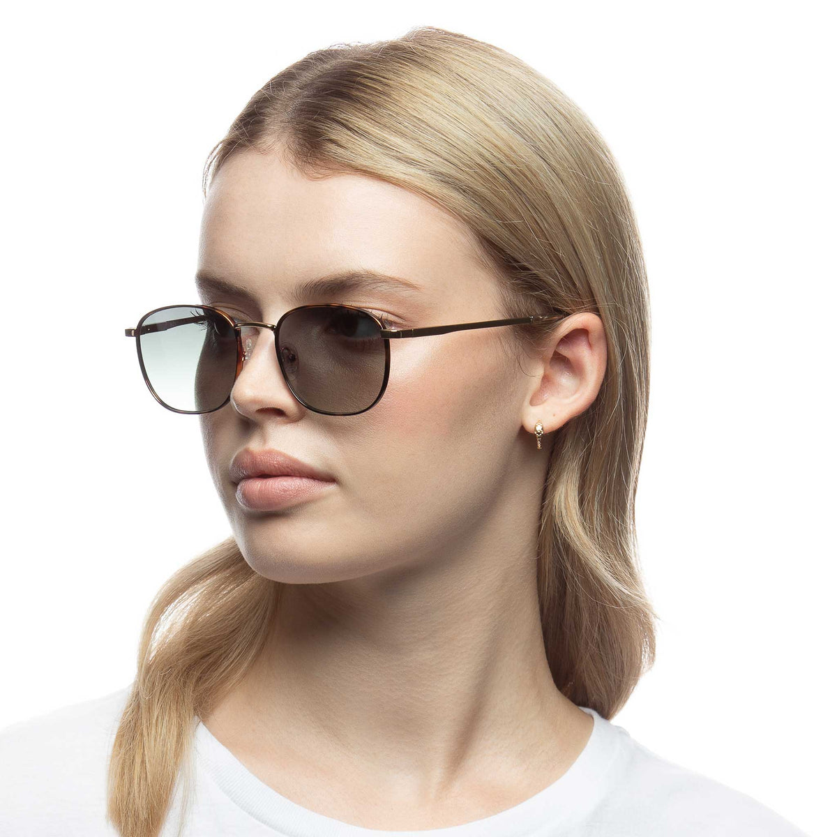 Le Specs Neptune Deux – Écaille – verres marron – portées