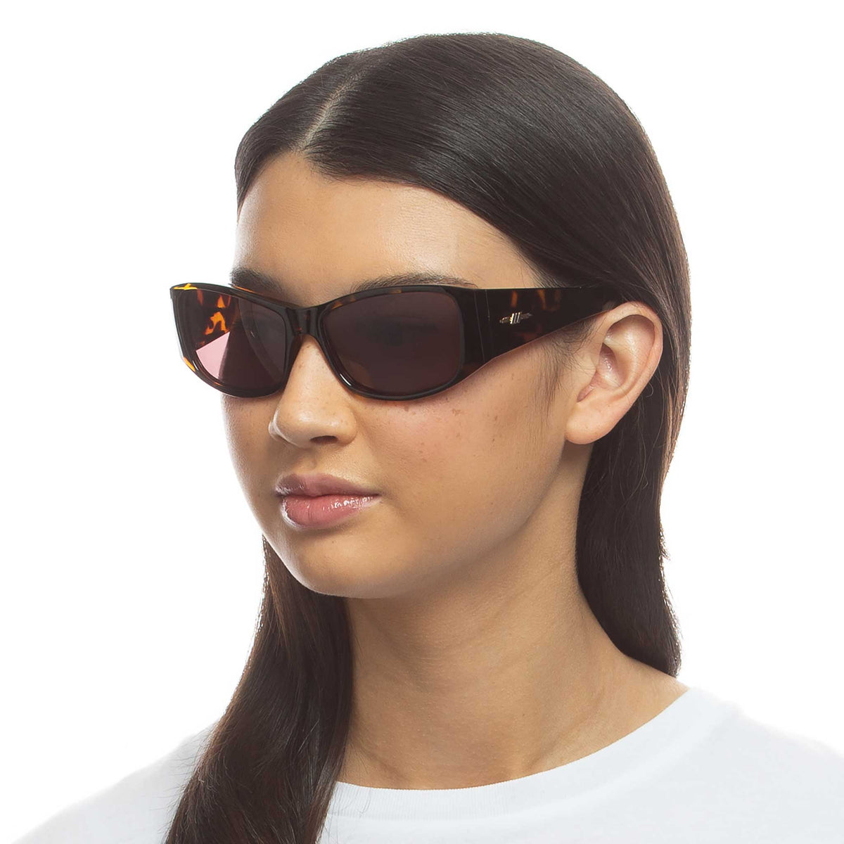 Le Specs The Exquisite – Écaille – verres marron – portées
